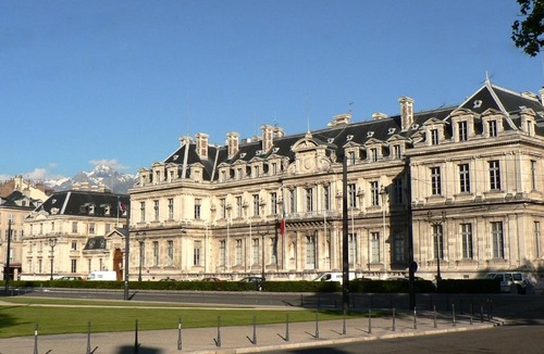 Secteur 2 Apartment | Majesté-Centre-Charmant