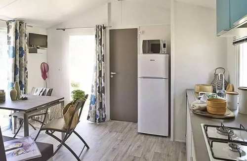 Seillac Ski Chalet | Malaga - 2 bedrooms - Semi-covered terrace & large bay window in living room sleeps 5