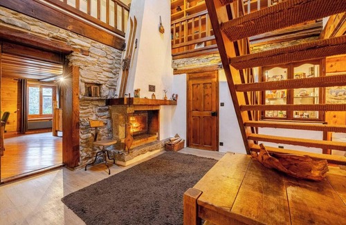 Argentiere Ski Chalet | Marmotte Mountain Manor - Historical Chalet from 1668