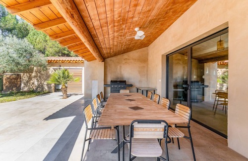 Carpentras House | Mas de Solence: An Exceptional Retreat for a Dream Getaway