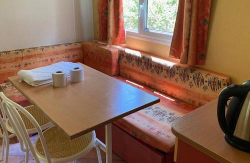 Vic-sur-Cere Other | Mobil-home 4 pers avec Terrasse à Vic-sur-Cère - API-1-52-1235