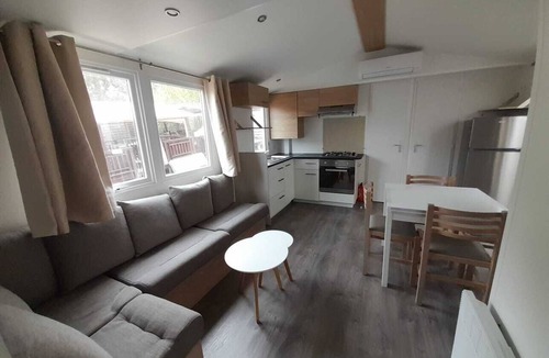 Vias House | MOBIL HOME 6 PERSONS VILLAGE AIR CONDITIONING 4 * VIAS-PLAGE SEA 500 M