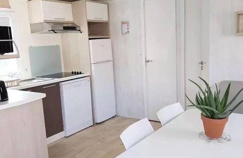 Flagnac House | Mobil home Acacias- 3 bedrooms 6 to 7 persons - 6 pers. included in the price