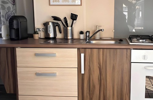 Vic-la-Gardiole House | Mobile Home for 6 near Sète & Montpellier in 4-Star Campsite