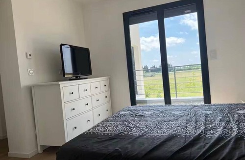 Marsillargues Cabin | Modern Villa in a Quiet Subdivision Near Aigues-Mortes and the Beach