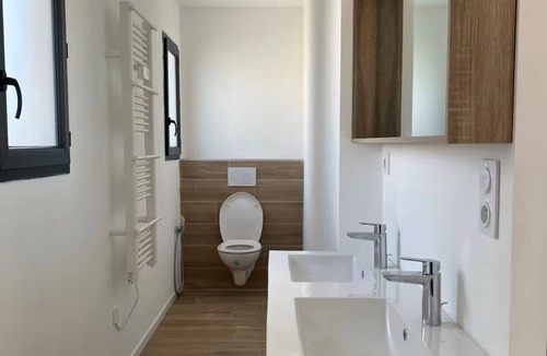 Marsillargues Cabin | Modern Villa in a Quiet Subdivision Near Aigues-Mortes and the Beach