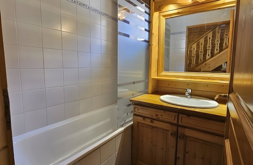 Val-Thorens Apartment | 'Montagnettes Soleil Val Thorens 17' Apartment with Mountain View and Balcony