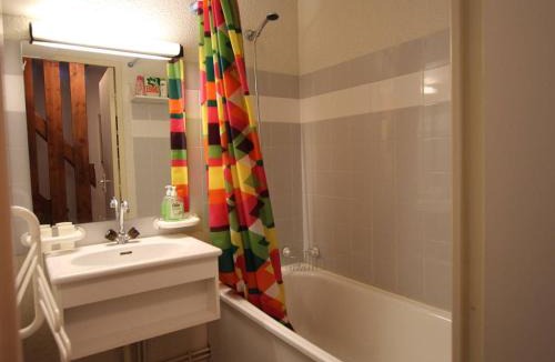 Montgenevre Apartment | Montgenèvre : Duplex 6 pers, skis aux pieds, proche centre, vue ouest, parking inclus, animaux acceptés - FR-1-330D-113