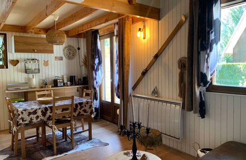 Barcelonnette Ski Chalet | Mountain chalet for 4, terrace near Golf