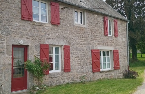 Saint-Yrieix-la-Montagne Villa | Nature and relaxation break with heated pool near Lake Vassivière