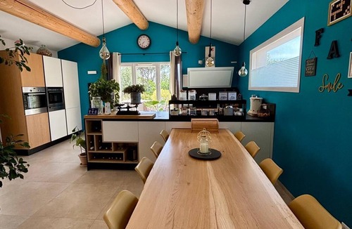 Ventabren House | New, air-conditioned villa for 8 people with all the comforts and a pool—Aix countryside