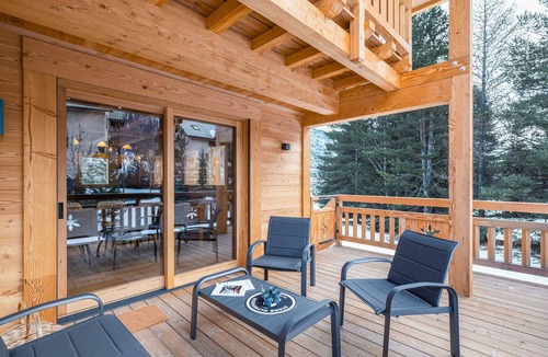 Monetier-les-Bains Ski Chalet | New chalet for 10, charm & comfort in Guibertes
