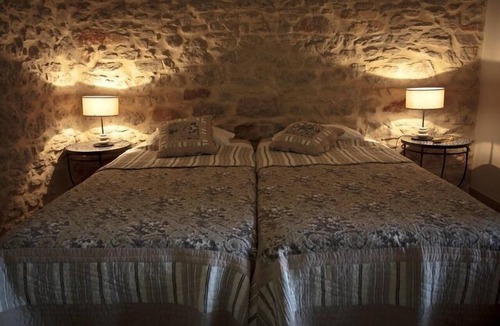 Laudun Cottage | PAPILLON-Gîte-Superior-Countryside view-Ensuite with Shower