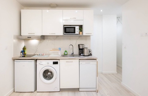 Part Dieu - Bir Hakeim Apartment | Part-Dieu 3 - Apartment with AC