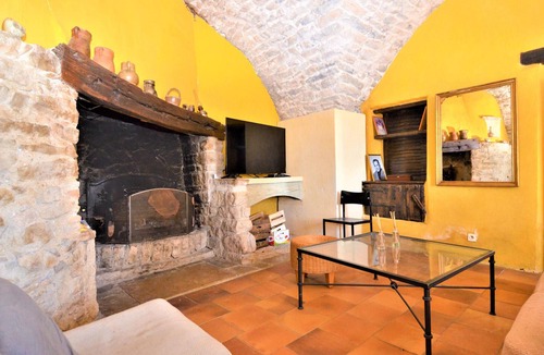 Saint-Hippolyte-du-Fort House | Pet friendly home in St-Hippolyte-du-Fort