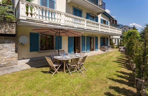 Chamonix City Centre Apartment | Pothecary apartment - an apartment that sleeps 8 guests in 3 bedrooms