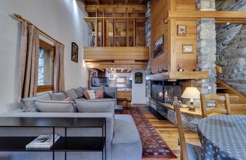 Val-d'Isere Ski Chalet | Pretty Savoyard chalet 100 metres from the slopes