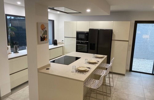 Cap d'Agde Villa | Private 4* villa, heated and covered swimming pool, 5 minutes from the sea