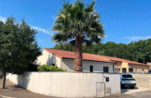 Fontes House | Private pool villa near Pézenas – peaceful, vineyards & sea 35 min
