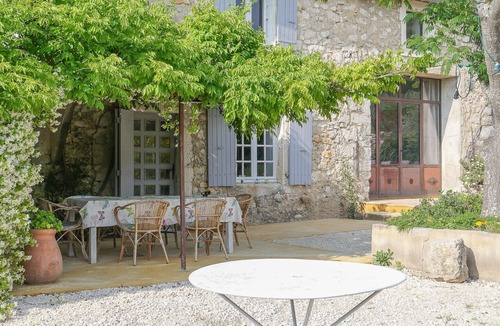La Garde-Adhemar Ski Chalet | Provençal farmhouse with pool in the Drôme Provençale, La Garde-Adhémar
