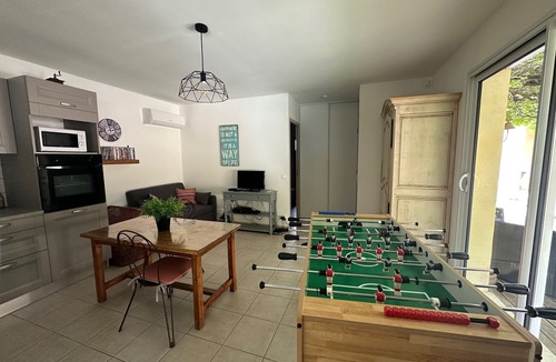 Aubignan Villa | Provencal villa for 6 to 8 people, private pool and beautiful Mediterranean garden