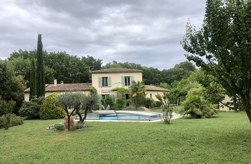 Aix-en-Provence House | Provençal villa 200 m2 with large swimming pool and 3000m2 garden with trees