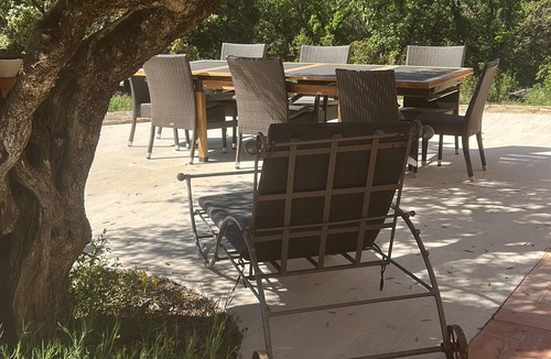Saint-Hippolyte-le-Graveyron Bed & Breakfast | Quiet room in a house between Mont Ventoux and dentelles de Montmirail