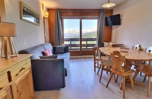 Meribel-Mottaret Apartment | Quiet 3-Room Duplex, 6/7 Pers.