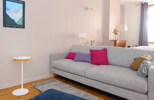 Republique - Tolstoi Apartment | Quiet & bright one BR apt (53 sqm), near Part Dieu