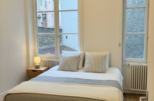 Carnot - Gailleton Apartment | Quiet, comfortable, chic apartment in the center of town