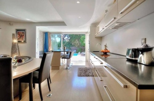 Antibes House | Quiet, friendly BOTTOM FLOOR OF A VILLA with Pool, Air Conditioning, and Riva Event