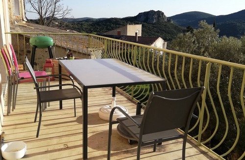 Vailhan House | Quiet house, panoramic view, lake, green setting, hiking.