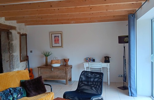 Charensat House | Quiet, very pleasant family home close to the superb Chancelade pond.