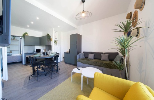 Vieux Vichy Apartment | Résidence Bardiaux - Chez Mélèze