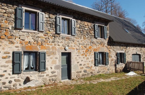 Cheylade House | Recently renovated gîte for six people in the Puy Mary valley