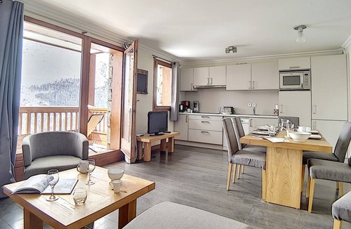 Les Menuires Apartment | Renovated apartment with balcony, sauna and hammam, near slopes, WIFI included