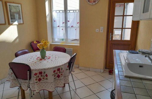 Ferrieres-sur-Sichon Cottage | Renovated stone house with patio in Ferrières-sur-Sichon