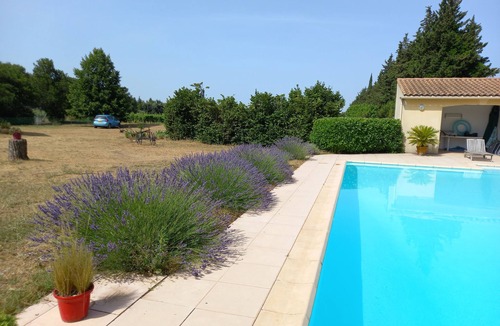 Aubignan Apartment | Rental for 2p in quiet wooded park with swimming pool, possibility for 4p