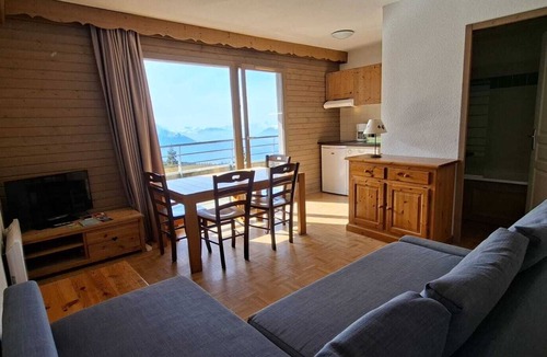 Chamrousse Apartment | Rental in Chamrousse " l'écrin des neiges " At the foot of the slopes, magnificent view