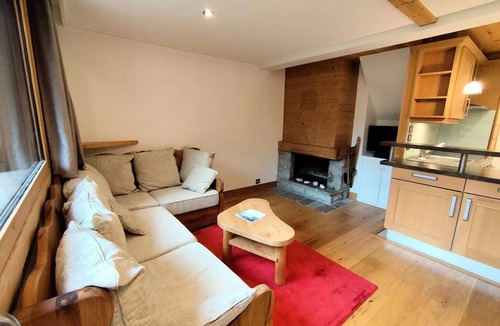 Meribel Centre Apartment | Residence L'arolaz N°1 - Ski to foot apartment 7 people in the center of Meribel