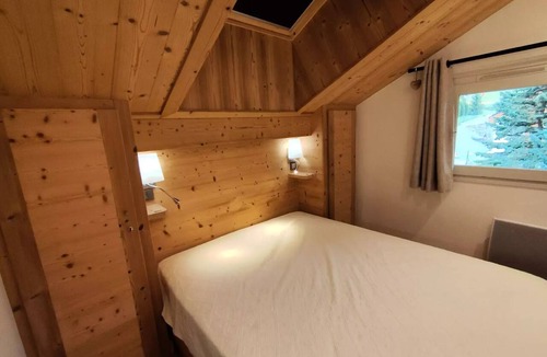 Meribel Centre Apartment | Residence L'arolaz N°1 - Ski to foot apartment 7 people in the center of Meribel