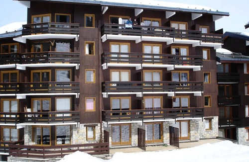 Meribel-Mottaret Apartment | Residence Le Lac Blanc - Apartment 2 rooms cabin at the feet of the slopes and shops at 1850m altitude.