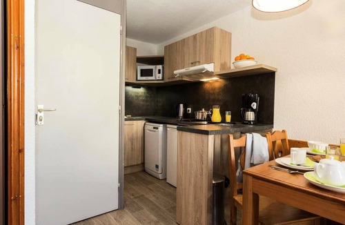 Meribel-Mottaret Apartment | Residence Odalys Le Hameau du Mottaret - 3 Rooms 8 People