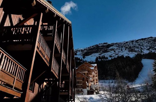 Oz-en-Oisans Apartment | Residence Oz en Oisans* - Chalet des Neiges - 4 Room Apartment 6 People