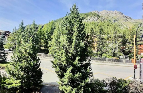Val-d'Isere Apartment | Residence Val D'illaz - Pleasant 2 room apartment cabin for 6 people located in Val d'Isère, close to the center of the resort