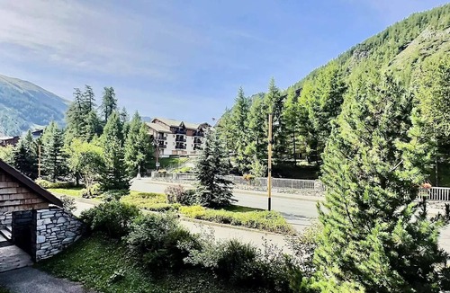 Val-d'Isere Apartment | Residence Val D'illaz - Pleasant 2 room apartment cabin for 6 people located in Val d'Isère, close to the center of the resort