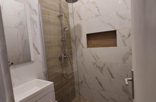 Anatole France Apartment | Rita