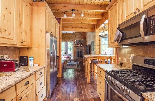 La Romieu Cabin | Riverfront Premium Cabin