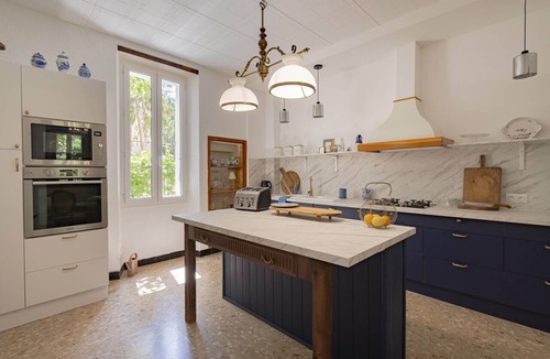 Treilles Apartment | Room "Cers" with Shared Terrace, Wi-Fi and Air Conditioning