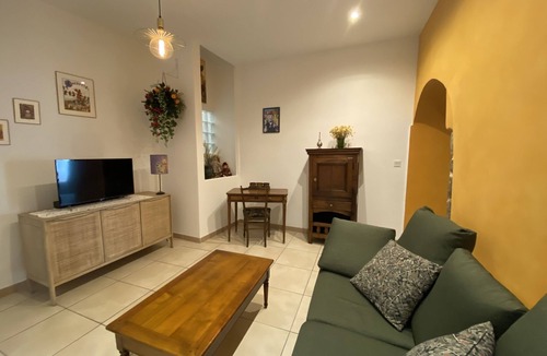 L'Isle-sur-la-Sorgue Apartment | "Rose Island in the heart of the city